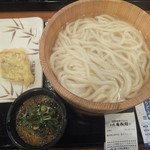 丸亀製麺 - 釜揚げうどん大390円が1日半額190円、太刀魚天160円(2019.5.1)