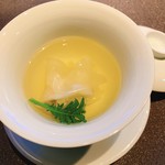 茶禅華 - ここでまた上品な味。ワンタン。この緩急の付け方好きです