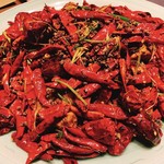 茶禅華 - 唐辛子をかきわけて唐揚げを。くせになる美味しさ。