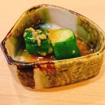 恵比寿 えんどう - もろみきゅうり。この包丁技できゅうりの皮の歯ざわりが一気に美味しくなります