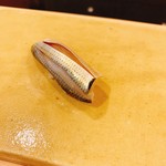 恵比寿 えんどう - コハダ。締め加減も絶妙です。