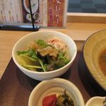 九州恵みのこづち - 先ずは定食のサラダからいただきました、この日のサラダは野菜サラダとポテトサラダのコラボでした。
