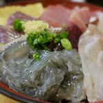 酒と魚 希唯 - ランチの海鮮丼(900円) ※現在ランチ営業は日曜のみ