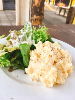 카페&와인바 오 데파루 - 燻製ポテトサラダ  580円