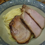 煮干し中華そば 一剣 - 麺とチャーシュー