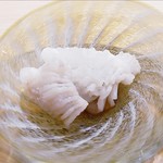 温石 - 鱧は山椒オイルで　下に煎り酒　仄かな甘みで最高の鱧。骨切り完璧。