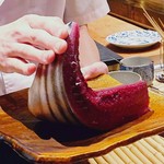 温石 - さっきあがった鰹。弾力!!!