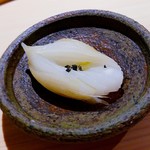 温石 - 玉葱　烏賊墨塩で　ただの甘いジュースか!