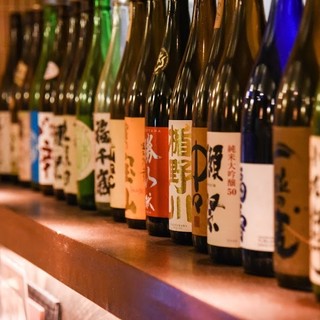 日本各地から取り揃えた日本酒の数々
