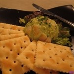 ビア パブ カムデン - プリプリ海老のアボガドディップ　わさびマヨネーズ風味