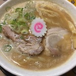 布施 細見商店 - 鶏豚骨ラーメン（太麺）（大盛）（￥830）