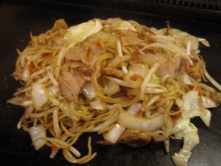 六文銭 - 焼き上がった桜エビ焼きそばです。