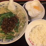 Arijou - 台湾ラーメン（648円）とご飯（280円） 杏仁豆腐はお昼には必ず付いてきます