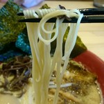 Ramen Makotoya - 麺リフトアップ