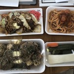 ちゅうおう - 2019/06/13
            おでん三人前 300円
            ナポリタン 100円
            焼きそば 150円
            ぬか漬け 100円