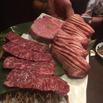 炭火焼肉 ほんけぜろ  - 特選厚切りタン、ハラミ、フィレ