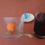 TOP - ニンジンのシャーベットとアイスコーヒー