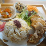 菜食ごはんの店 ハレル ピースフード - アップ！