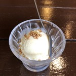 きたこま - そばの実付きアイス  ¥190