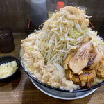 Ramentomijirou - ラーメン（野菜マシ、麺500g、アブラマシ、カラメ）別皿ニンニク（普通）全部無料トッピング