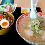オーモリラーメン - 丼ぶりセットを、カルビ丼 950円