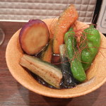 西天満バル - 季節野菜の揚げ浸しガーリック風味￥４００