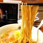 らぁ麺すぐる - 料理写真:麺リフト