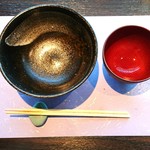 Sushi Yamaken - お椀の底が笑ってるようにすら見えます