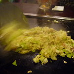 舞堂　堅田店 - 店員さんがもんじゃ焼いてくれます