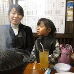 成吉思汗 大黒屋 - 焼く姿に興味津津