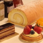 パティスリー  ラテールヴェール - フランス菓子特有の甘さを少しだけ関西人向けに軽めにしたスイーツ