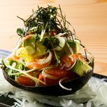 甲斐サーモンとアボカドの和風カルパッチョ 甲斐サーモンとアボカドの和風カルパッチョ