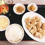 哈爾濱飯店 - 千炸肉段定食  945円