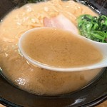 オリオン餃子 - 豚骨醤油らーめんのスープ