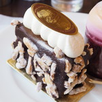 Un Petit Paquet - ア・ク・ージュワ