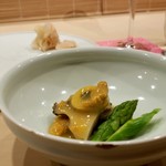 すし人　酒伊 - 蒸し鮑と雲丹