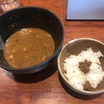 麺処ほん田 - 坦々つけ麺 中盛＋辛いひき肉
      追い飯