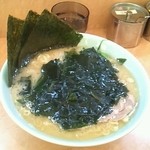 ラーメン 千家 - 中チャーシュー＆わかめ