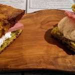 （h）etta - グリンピース粉パンのパニーノ