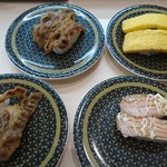 はま寿司 - 直火焼き牛カルビ２、炙りとろサーモン１、旨だしたまご１、全て税込み97円(平日値段)