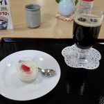 Kissa Aozora - プチ・ケーキ、アイスコーヒー