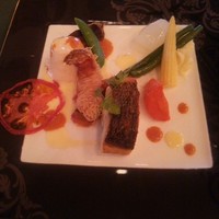 メインダイニングルーム 三笠 - 本日の魚のポワレ　魚のムースとカダイフで包まれた手長海老添えブールブランソースとアメリケーヌソース