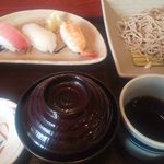 華屋与兵衛 - 寿司と蕎麦