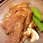 里湯昔話・雄山荘 - 口に入れるとトロける近江牛♪ 胡麻ポン酢もうまい。