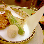 里湯昔話・雄山荘 - -油物- 琵琶鱒香り揚げ。