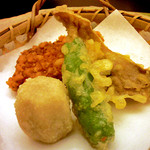 里湯昔話・雄山荘 - 鱒の衣には松の実が。あわび茸がまたおいしい♪