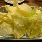 鳥一筋 となり - お通しのキャベツ