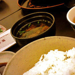 里湯昔話・雄山荘 - おひつで来る御飯・赤出汁