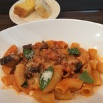 ヴィーテ - メインのパスタ（茄子とバジリコのトマトソース）