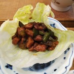 自然派中華 クイジン - 四川麻婆豆腐ランチ  副菜　豚肉のレタス包み